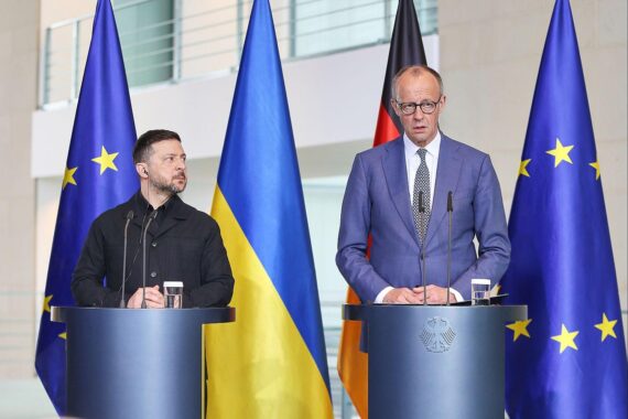 Merz und Selenskyj besprechen strategische Partnerschaft: Kooperation in Verteidigung und Digitalisierung.