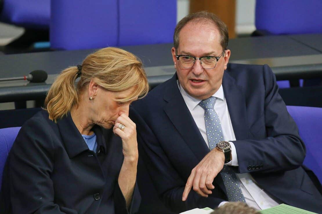 Dobrindt und Prien laden zu Krisentreffen über "Demokratie leben"