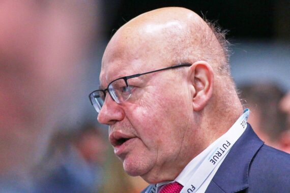 Peter Altmaier warnt vor Scheitern der Bundesregierung und fordert klare Reformen für Stabilität.