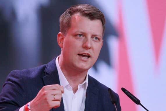 Henning Höne spricht über die Zukunft der FDP und die Ablehnung der AfD.