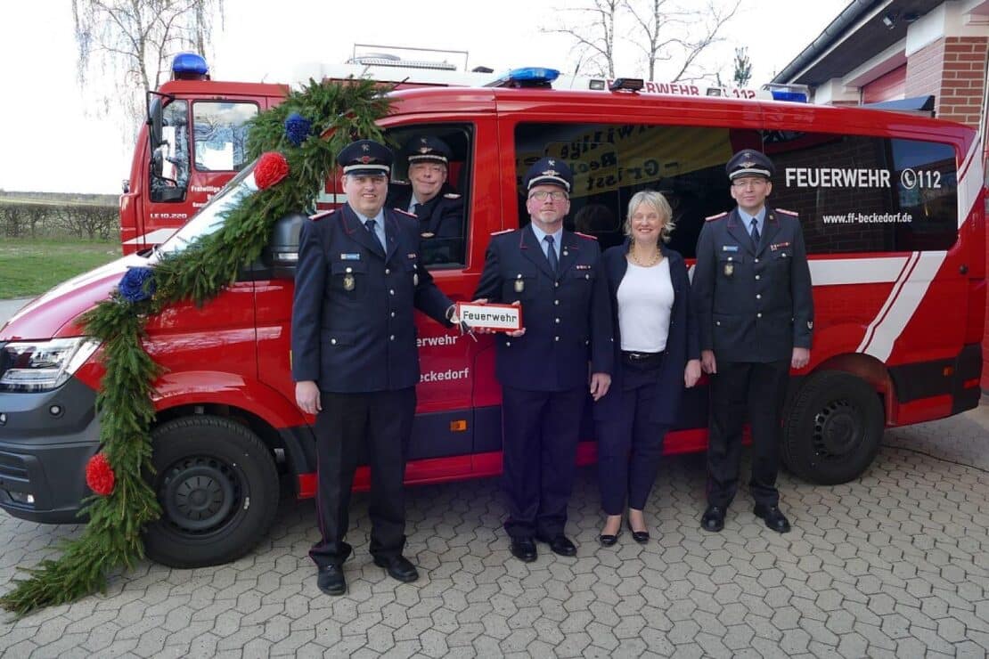 Feuerwehr Beckedorf erhält neues Mannschaftstransportfahrzeug