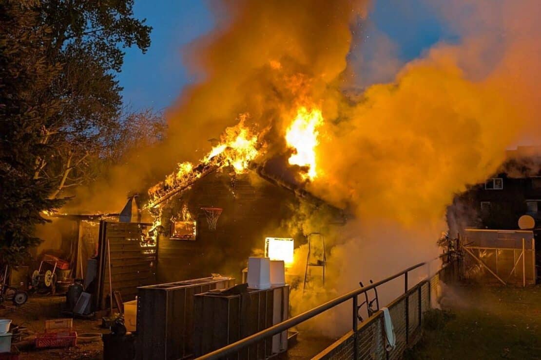 Gasflasche explodiert bei Gartenlaubenbrand in Essen