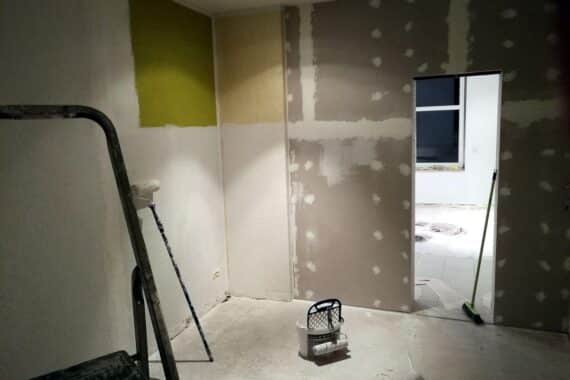 Umbau eines Büros zur Wohnung: Handwerker, Baustelle, Baumaterialien, Förderprogramm.