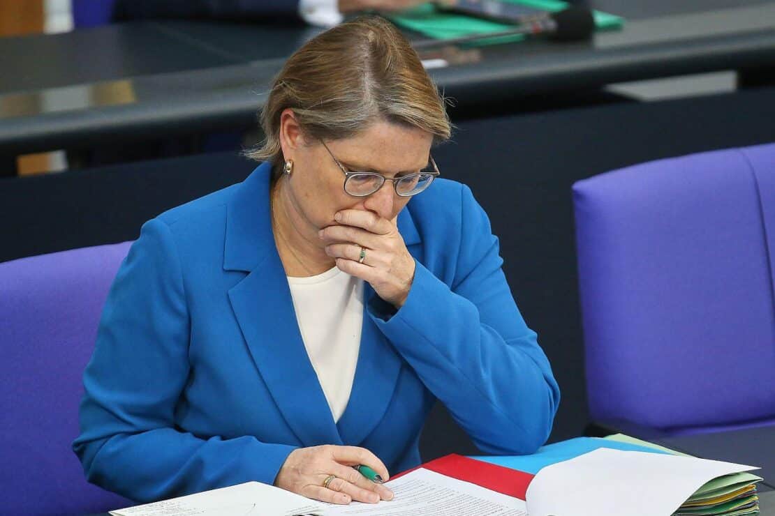 Hubig will Gesetz gegen digitale Gewalt noch 2026 verabschieden