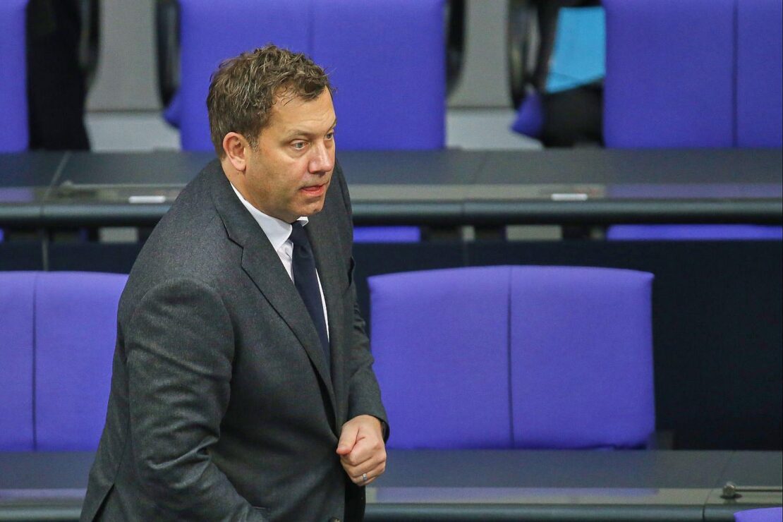 Klingbeil hält "Tankrabatt" für "wichtiges Signal"