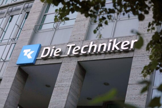 Gesundheitsreform: Diskussion über Beitragssenkungen und Finanzierung der Krankenkassen durch Politik.