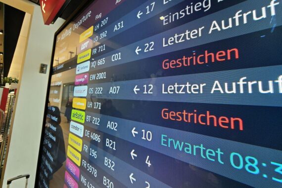 Pilotengewerkschaften und Streikaktivitäten bei Lufthansa, Flugstreichungen und Protestaktionen, betroffene Reisende.