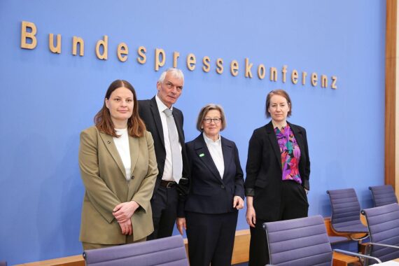 Pressekonferenz zur Erhöhung von Entwicklungs- und humanitären Hilfsfonds in Berlin.