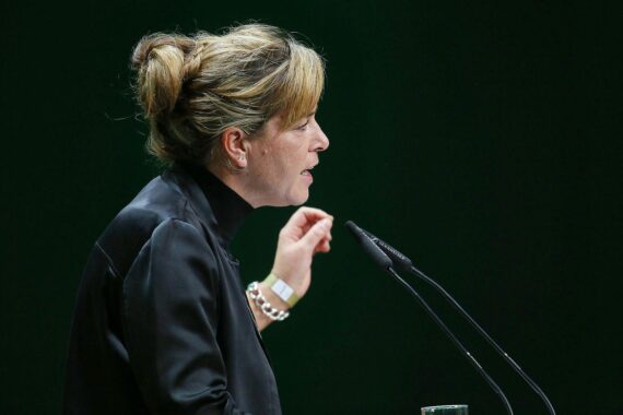Mona Neubaur spricht zur Energiepolitik und geopolitischen Herausforderungen in NRW.