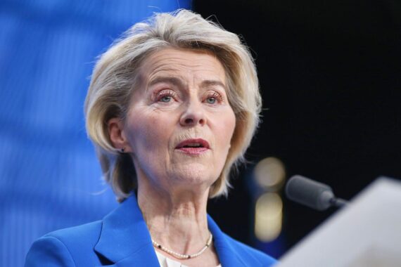 Ursula von der Leyen erhält Niedersächsische Landesmedaille von Ministerpräsident Olaf Lies in Hannover.