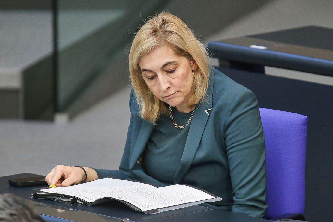 Pflegereform: Warken plant deutliche Mehrbelastung für Heimbewohner