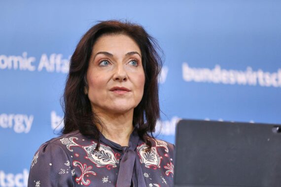 Katherina Reiche spricht über Erbschaftsteuer und die Bedeutung von Familienunternehmen für die Wirtschaft.
