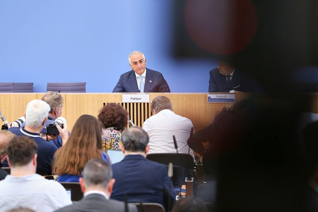 Reza Pahlavi mahnt Westen zu mehr Engagement gegen Mullah-Regime