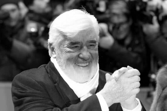 Mario Adorf, berühmter Schauspieler, verstorben im Alter von 95 Jahren in Paris.