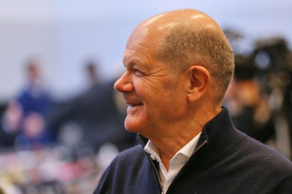 Olaf Scholz erhält Leo-Baeck-Medaille für Engagement für jüdisches Leben in Deutschland.