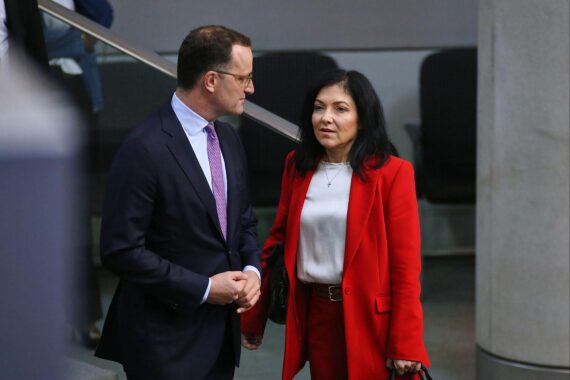 Jens Spahn und Katherina Reiche zeigen Zusammenhalt in der CDU, insbesondere zur Energiepolitik.