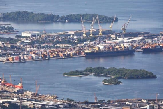Hafen von Rio de Janeiro, Symbol für neue Handelsabkommen und wirtschaftliche Chancen der EU.
