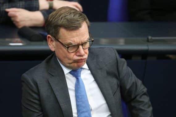 Wadephul verteidigt Nato gegen Trump-Kritik