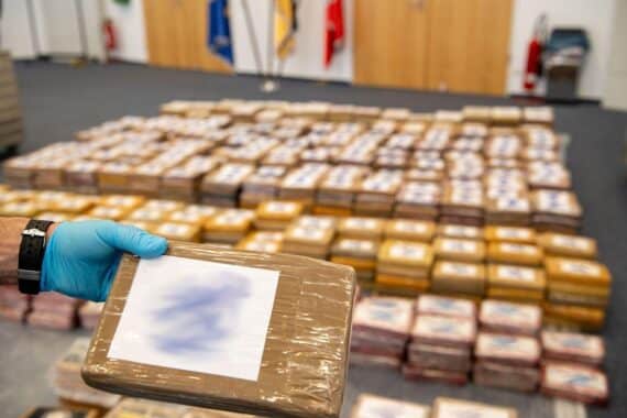 Kokainfund im Hamburger Hafen: 1,6 Tonnen Drogen in Bananencontainer entdeckt.