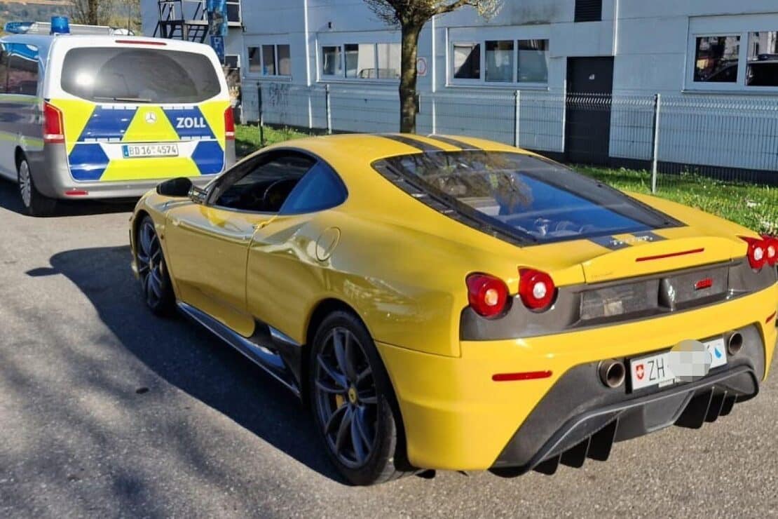 Zoll verhindert Schmuggel von Zigaretten und Ferrari bei Lindau