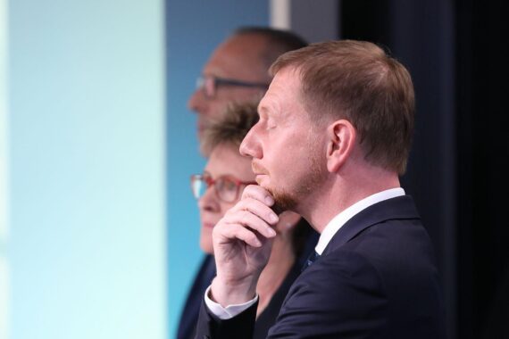 AfD-Umfrageergebnisse in Sachsen: Urban, Kretschmer, Zimmermann; politische Stimmung dramatisch verändert.
