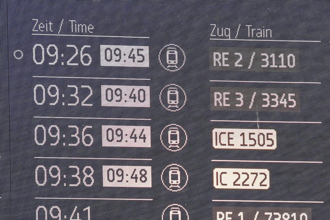 Schnieder lehnt Extra-Geld für pünktlichere Bahn ab