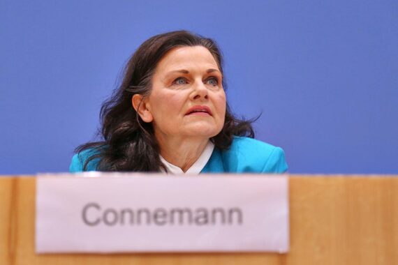 Gitta Connemann kritisiert hohe Sozialabgaben und warnt vor steigender Schwarzarbeit in Deutschland.
