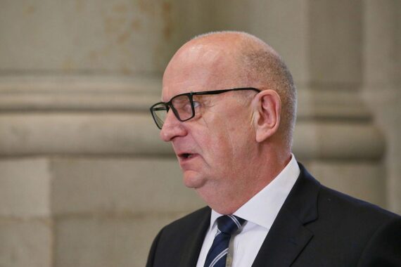 Dietmar Woidke präsentiert Studie: Cottbus führt wirtschaftlich, Brandenburg stark im Wachstum.