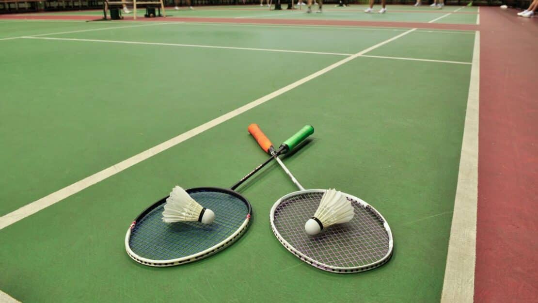 Material, Balance und Besaitung: Der Leitfaden zum perfekten Badmintonschläger