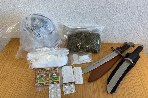 Polizei durchsucht Wohnung: Drogenfund und Festnahme eines 51-Jährigen in Stendal.