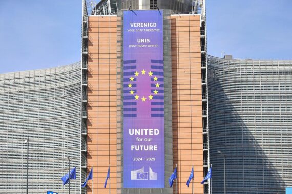 EU-Gebäude in Brüssel, Symbol für neue Handelsmaßnahmen gegen China und Rebalancierung.