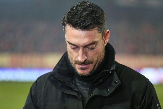 Eintracht Frankfurt trennt sich von Trainer Albert Riera und Co-Trainern nach enttäuschender Saison.