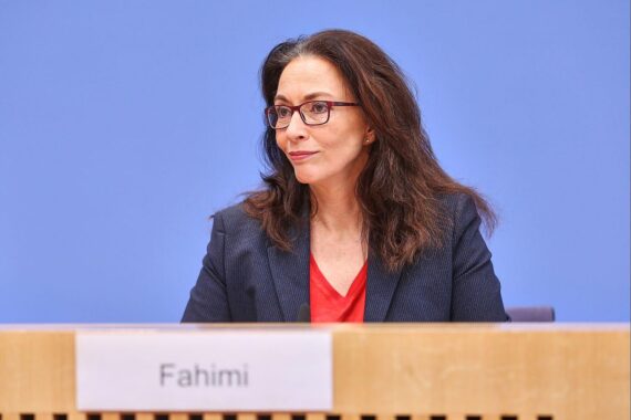 Yasmin Fahimi, DGB-Vorsitzende, spricht über Reformen mit Regierung und Sozialpartnern in Berlin.