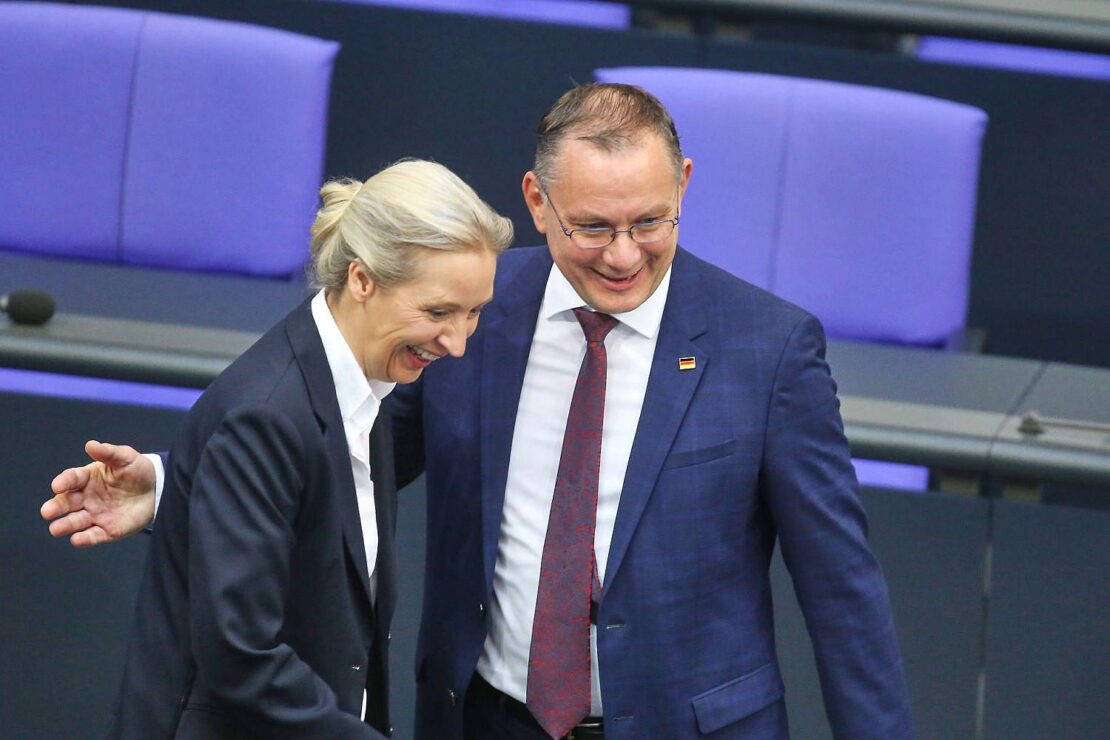 Forsa: AfD trotz leichter Verluste weiter vor Union