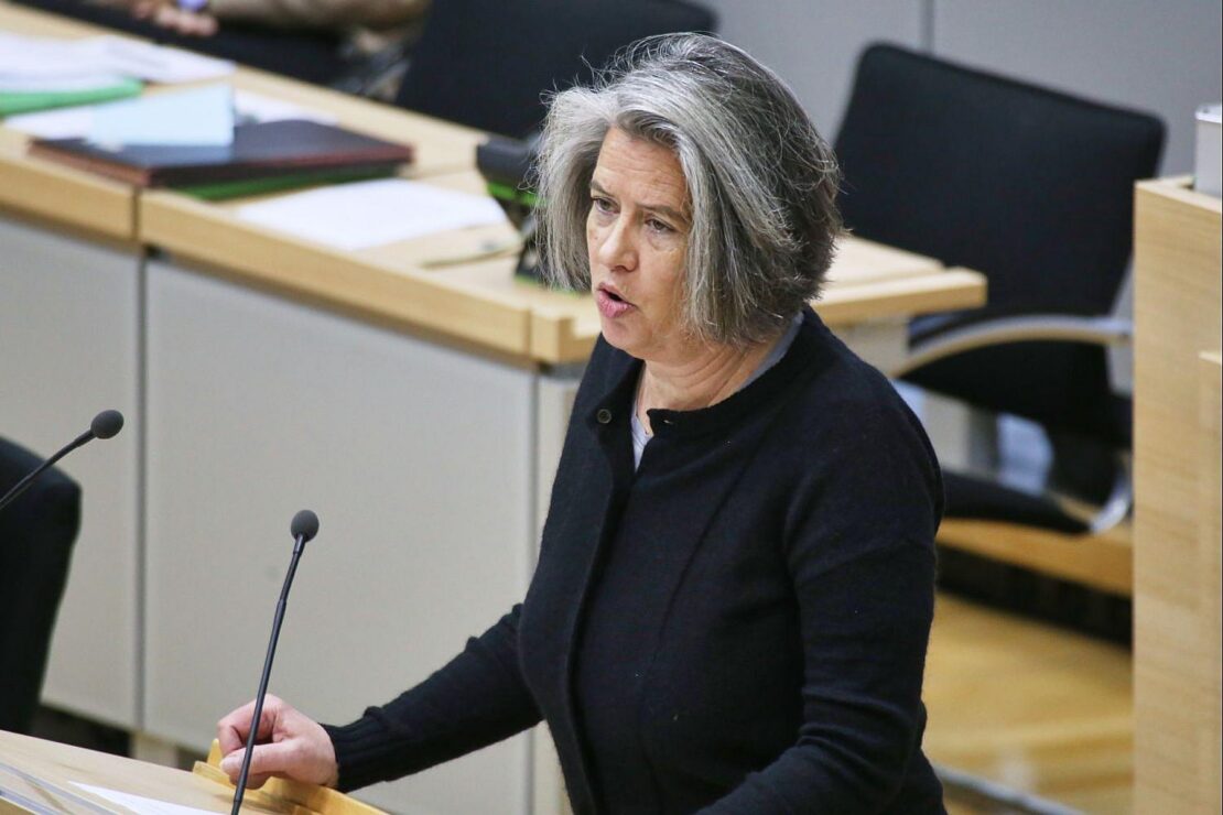 Innenministerin stellt VUB vor: So wenige Verkehrstote wie noch nie