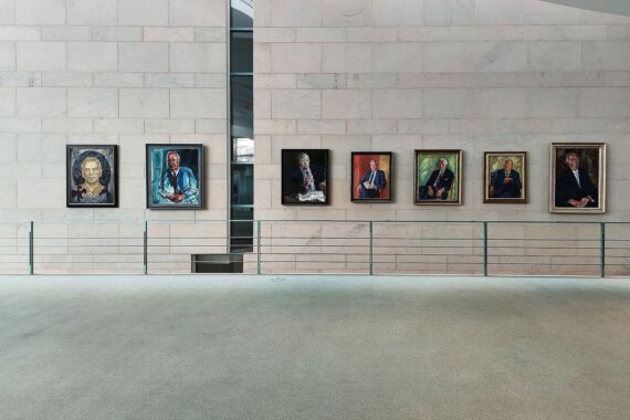 Gemäldegalerie der deutschen Bundeskanzler: Porträts in Planung, aktuelle Umgestaltungsüberlegungen.