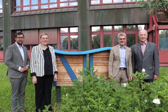 Landrätin Eva Treu und ihre Stellvertreter bei der konstituierenden Sitzung des Kreistags.
