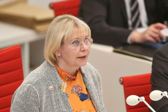 Ulrike Liedtke spricht über Demokratie, Grundrechte, Vielfalt und gesellschaftlichen Zusammenhalt in Brandenburg.