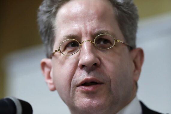 Hans-Georg Maaßen, möglicher Innenminister-Kandidat, diskutiert politische Zukunft in Sachsen-Anhalt.