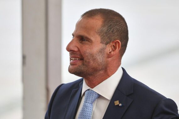 Robert Abela, Maltas Premierminister, feiert seinen Wahlsieg und die Macht der Labour-Partei.