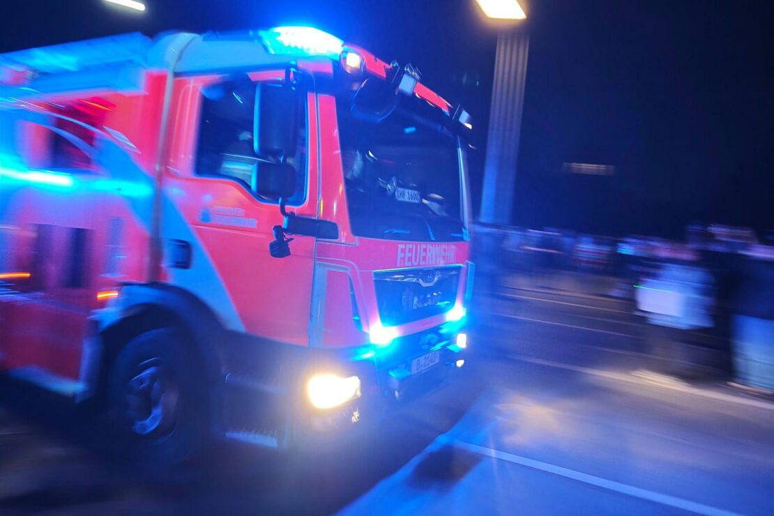 Mehrere Autos in Wuppertal ausgebrannt, Häuser beschädigt