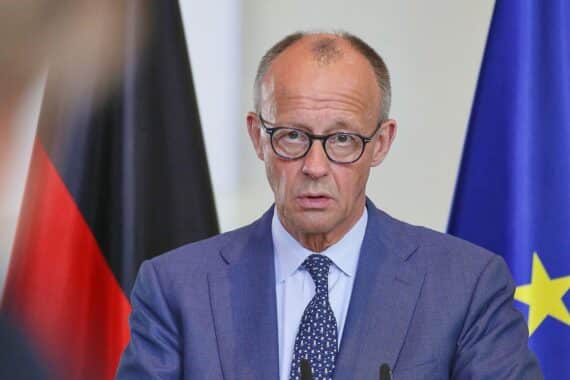 Friedrich Merz äußert scharfe Kritik an Russlands Angriff auf die Ukraine.