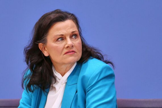 Gitta Connemann warnt vor Steuererhöhungen, betont Bedeutung wirtschaftlicher Vernunft für den Mittelstand.