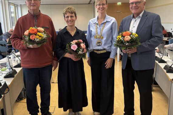 Oberbürgermeisterin und Stadträte bei konstituierender Sitzung in Neu-Ulm, 7. Mai 2026.