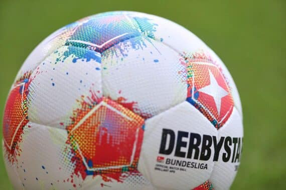 VfL Osnabrück feiert Aufstieg in die 2. Bundesliga nach Stuttgarts starkem Sieg.