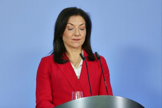 Katherina Reiche, Bundeswirtschaftsministerin, unter Beschuss wegen externer Einstellungen im Ministerium.