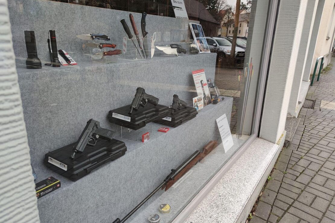 Reisende am Grenzübergang Zittau verstoßen gegen Waffengesetz