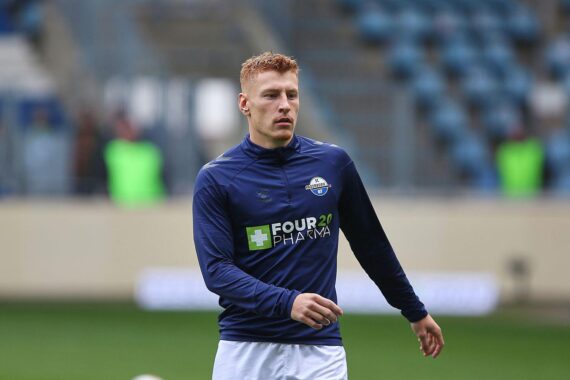 SC Paderborn feiert Aufstieg in die Bundesliga nach dramatischer Relegationsentscheidung gegen Wolfsburg.
