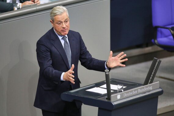 Norbert Röttgen äußert sich kritisch zur Waffenruhe zwischen Russland und der Ukraine.