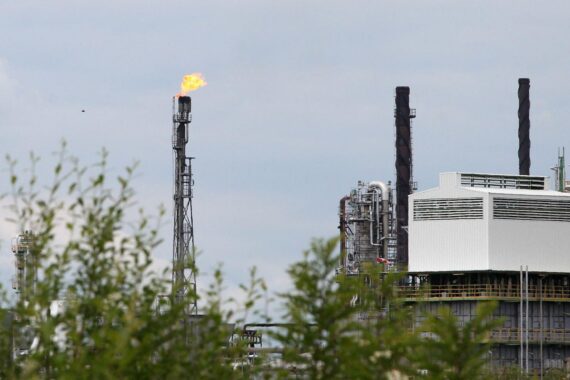 Raffinerie PCK in Schwedt, Symbol für die rechtlichen Auseinandersetzungen mit Rosneft und Bundesregierung.